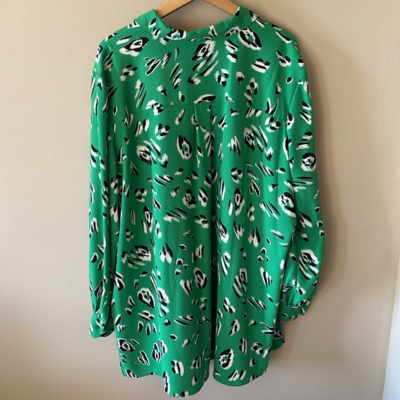 Investments Women Green Leopard Print Ladies 2X
Button Up Blouse New With Tags - Picture 9 of 10